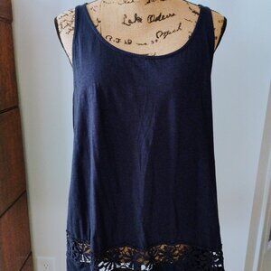 Crown & Ivy Navy Blue Tank Blouse Large, pre-Owned in Nice Condition.